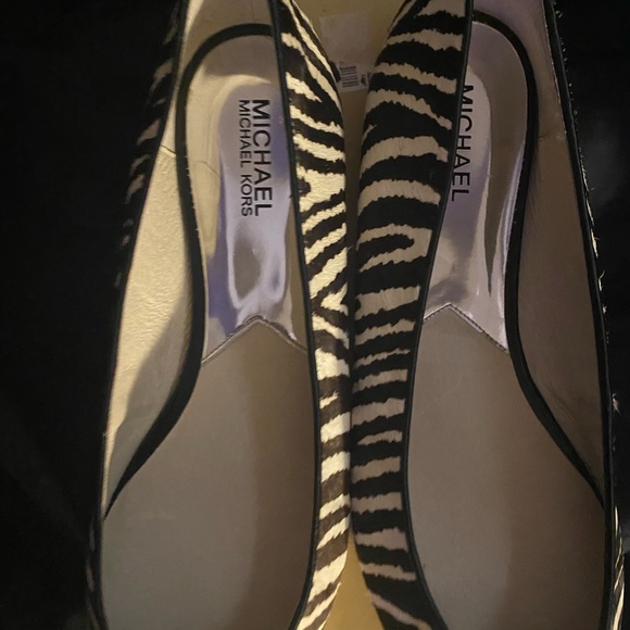 Michael Kors flat shoes - Picture 3 of 11